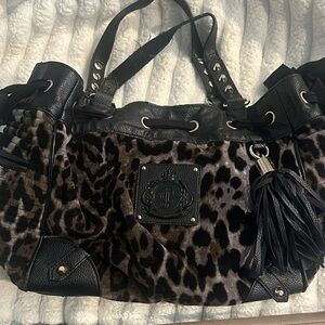 Juicy Couture Leopard Print Shoulder Bag with Black Accents vintage y2k